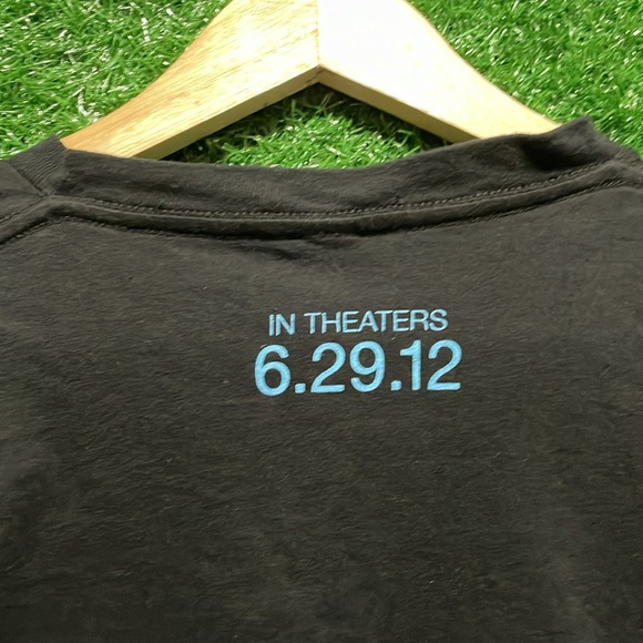 MAGIC MIKE V-Neck Theater Tee - Picture 4 of 4